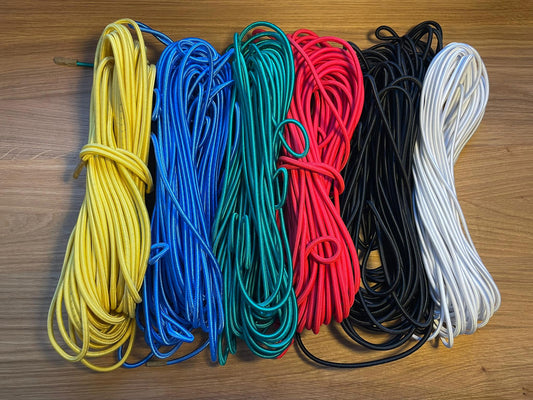 Verschiedenfarbige Gummizüge für eine Magnetleash