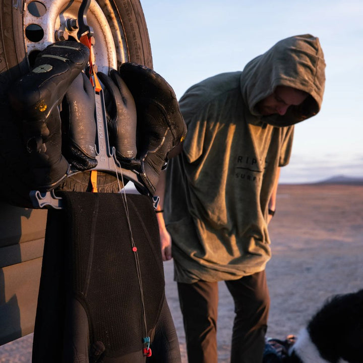 C-Monsta Wetsuit Aufhänger