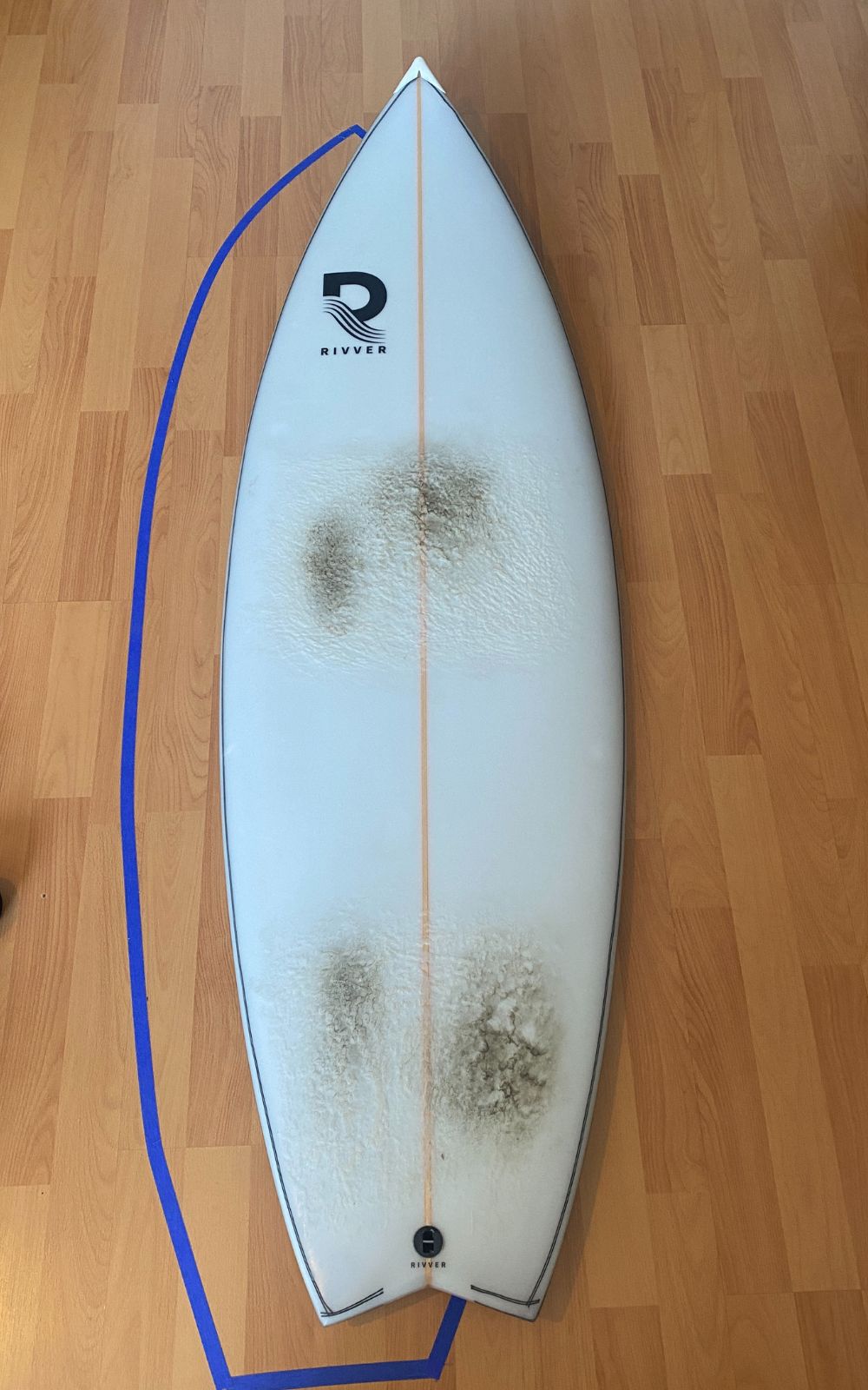 River Surfboard mit ausschließlich Wachs für ausreichen Grip
