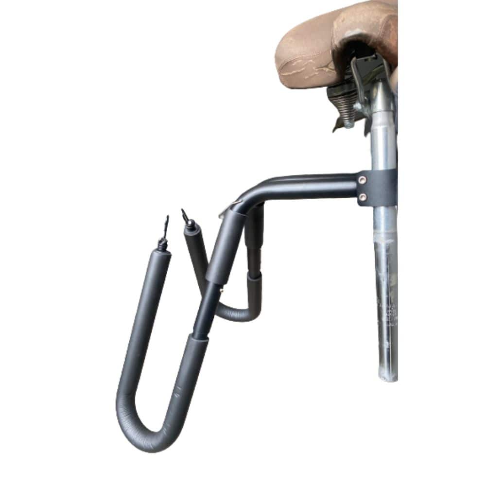Surfboard Bikerack angebracht an der Sattelstange