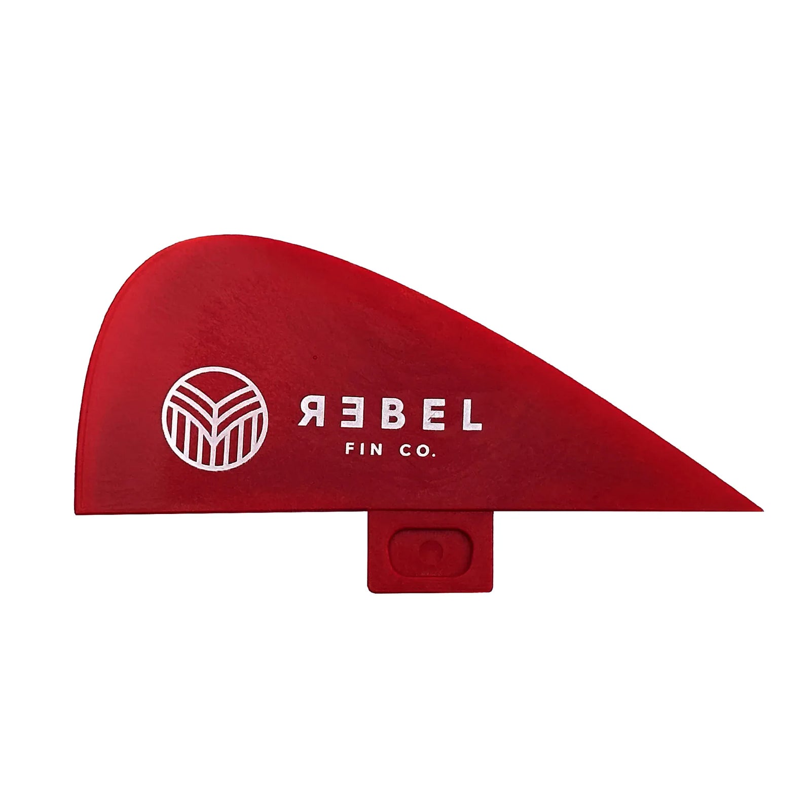 Die Surfari x Rebel Fin - Knupster Finne Glasfaser von Rebel Fin ist eine rote Flosse mit einer gebogenen Oberseite, einer spitzen Spitze und einem weißen Logo/Text an der Seite. Sie ist aus recycelten Materialien hergestellt und hat eine rechteckige Lasche zur einfachen Befestigung.