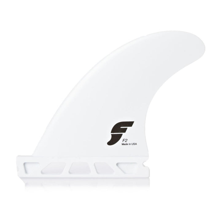 Ein weißes Futures FUTURES Thruster Finnenset F2 Thermotech X-SMALL Surfboard Finne mit "F2 Made in USA" in schwarz, mit einem leicht gebogenen, aufrechten Design für eine einfache Boardinstallation.