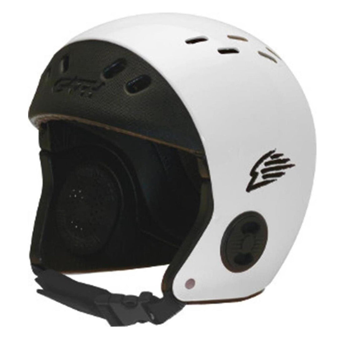 Der Gath Wassersport Helm Standard Hat EVA ist ein weißer Helm mit schwarzer Innenpolsterung, Belüftungslöchern, verstellbarem Kinnriemen und stylischen schwarzen Grafiken für komfortablen Kopfschutz beim Wassersport.