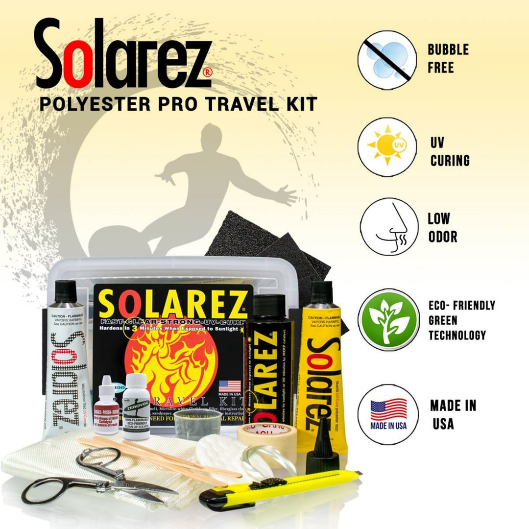 Das Solarez - Polyester Travel Repairkit Pro, von Solarez, enthält Harztuben, Mischstab, Schleifpapier, Handschuhe, Maske, Behälter und Anleitung. Blasenfrei, UV-härtend, geruchsarm, umweltfreundlich und in den USA hergestellt - perfekt für die Reparatur von Polyester-Surfboards.