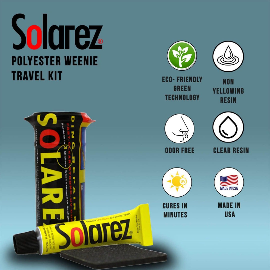 Ein Solarez Polyester Weenie Travel Kit - verpackt mit Schleifpapier - zeichnet sich durch umweltfreundliche Technologie, UV-gehärtetes Harz, eine nicht vergilbende, geruchsfreie Formel, eine klare Oberfläche und eine schnelle Aushärtungszeit aus und wird in den USA hergestellt.
