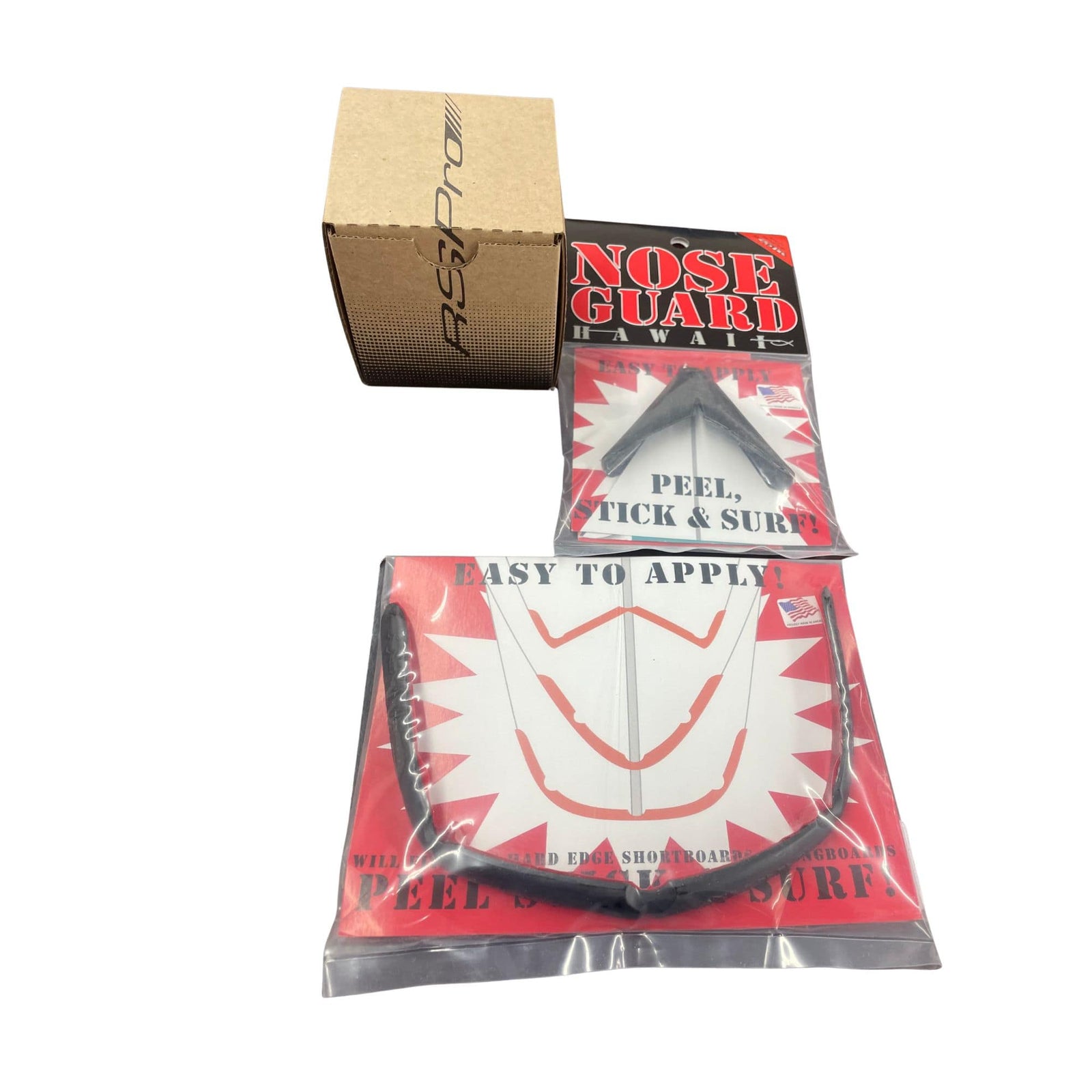 Das Rapid Surf Shop Longboard Surfboard Guard Bundle wird mit einer kleinen Schachtel und zwei Paketen gezeigt. Im Inneren sind weiße und rote dreieckige Wachen mit schwarzen Kanten, entworfen, um Longboard Surfboard Nasen zu schützen.