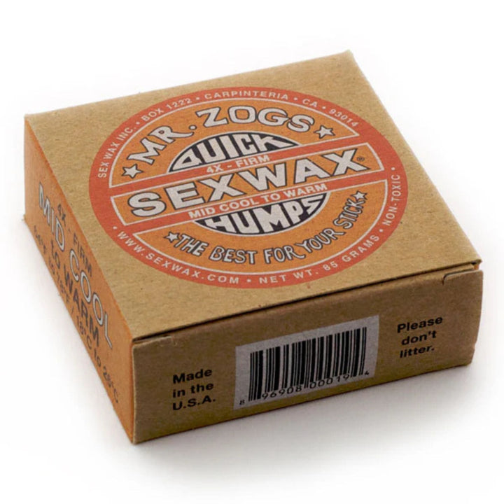 SEX WAX - Quick Humps Surfwachs von SEX WAX ist eine braune Dose mit 4X-Firmwachs für mittelkaltes bis warmes Wasser, mit Kokosnuss-Duft, ungiftig, made in USA, für zuverlässigen Boardgrip.