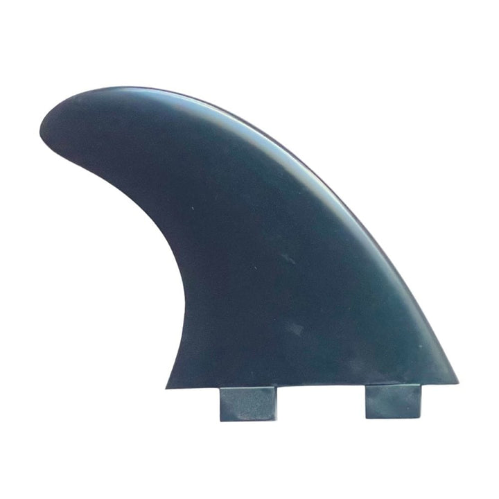 Die Rapid Surf Shop Surfboard Finnen - Ersatzfinne S FCSI ist eine einzelne schwarze Finne mit einer gebogenen Kante und zwei rechteckigen Laschen, perfekt für Riversurfing oder stehende Wellen, abgebildet auf einem schlichten weißen Hintergrund.