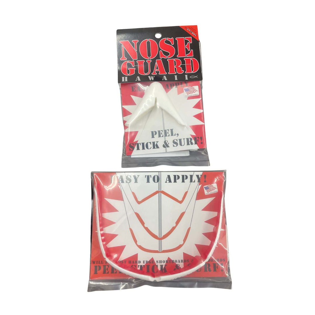 Abgebildet sind zwei Pakete des Surfboard Guard Bundle von SurfCo Hawaii, jeweils mit weißen, selbstklebenden Nasenschützern mit roten Akzenten und einer Anleitung in einer durchsichtigen Plastikverpackung - ideal, um den Schutz Ihres Surfboards zu erhöhen.