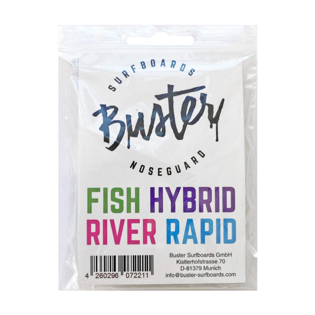 Auf einer Verpackung mit der Aufschrift Buster-Surfboards Noseguard steht in farbigem Text der Nose Protector für Fish-, Hybrid-, River- und Rapid-Boards. Hersteller und Kontaktinformationen sind am unteren Rand zusammen mit einem sichtbaren Barcode angegeben.