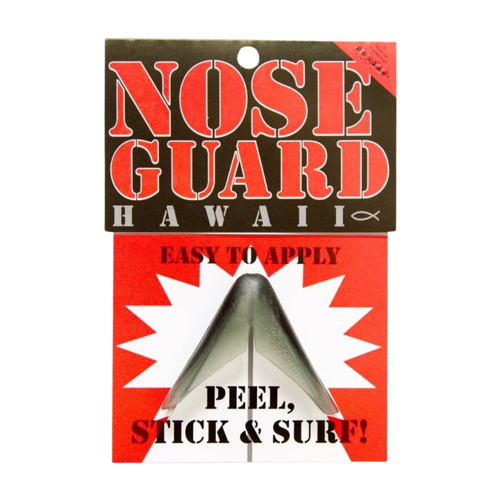 SurfCo Hawaii - Surfboard Noseguard ist ein dreieckiger Schutz in einer durchsichtigen Plastikverpackung mit der Aufschrift "Easy to apply. Peel, stick &amp; surf!" in kräftigem Rot und Schwarz von SurfCo Hawaii.