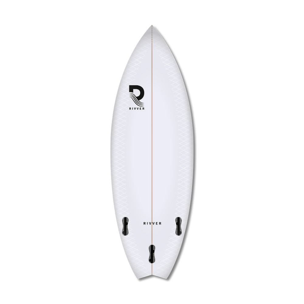 Ein weißes Rivver - Fox Surfboard von Rivver mit schwarzen Finnen, RIVVER und Wellenlogo auf Ober- und Unterseite. Entworfen für Leinewelle, hat es eine spitze Nase, abgerundete Rails und ein Schwalbenschwanz-Design.