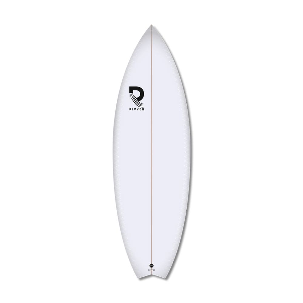 Das Rivver - Lax ist ein weißes Surfboard mit einer spitzen Nose, einem abgerundeten Tail und einer vertikalen braunen Mittellinie. Entworfen für mittlere Fluss- und stehende Wellen. Mit dem schwarzen Rivver-Logo oben links auf weißem Hintergrund.