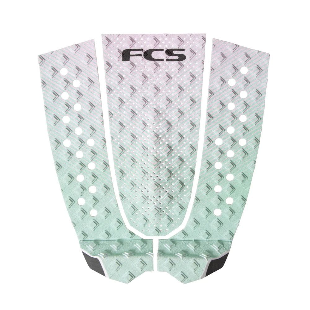 Das FCS Tailpad Sky Brown Sea Foam ist ein dreiteiliges weißes und hellgraues Pad mit einem Rautenmuster, Löchern in der Seitenwand und einem schwarzen FCS-Logo - Teil der Sky Brown Signature Kollektion.